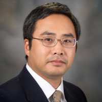 Headshot Portrait of Han Xu