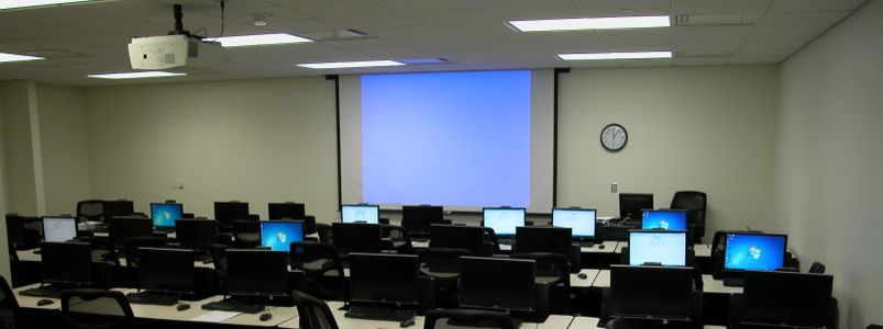 Picture of McGovern Medical School Room B.410 (Computer Lab)