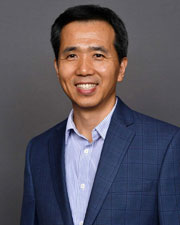 Qingchun Tong headshot photo portrait