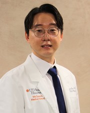 Headshot of Daniel Lee