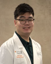 Headshot of Duy Tran
