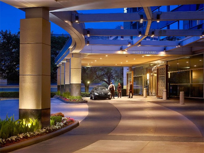 Royal-Sonesta-valet