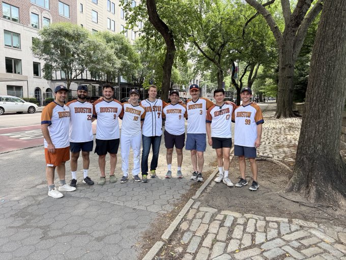 A photo of the participants of the UTHealth Houston Department of neurosurgery softball team.