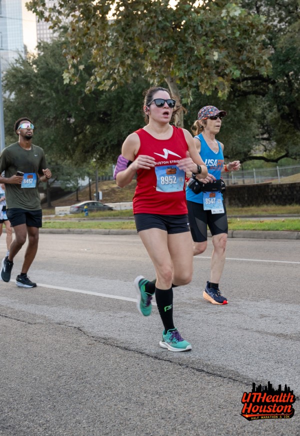 Melinna Lara running a fun run