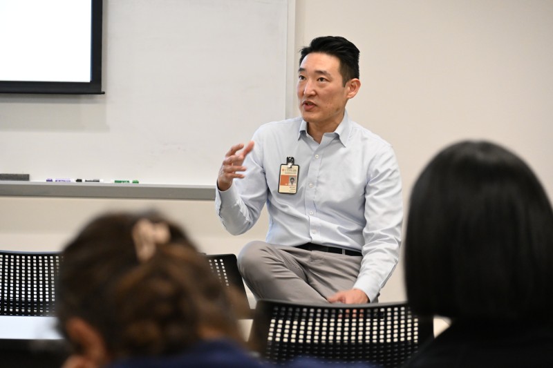 Dr. Chang presents to leadership track participants